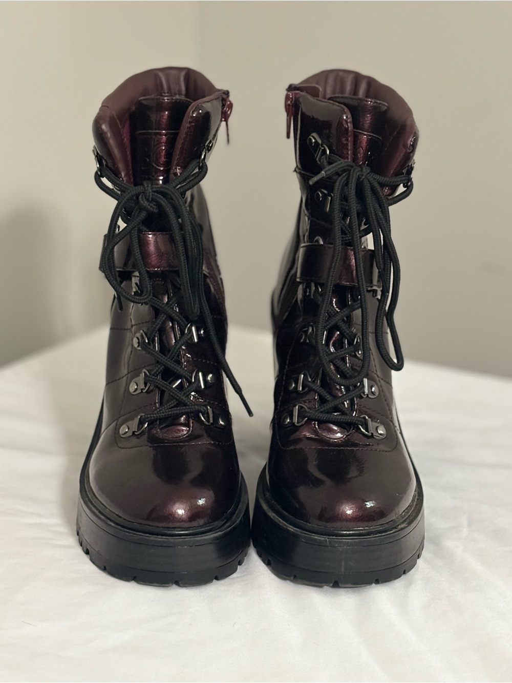 Guess GBG Burgundy Patent Platform Combat Boots Womens 8.5M Lace Up Zip Hi Heels